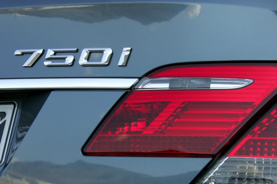  BMW 7-Series 2006 года  (фото 8 из 53)